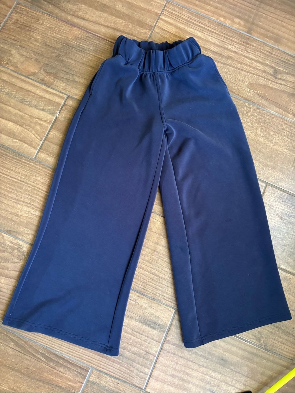 Bailey 44 Navy Wide Leg Cropped Pants XS Pull-On Scuba Knit Career Casual